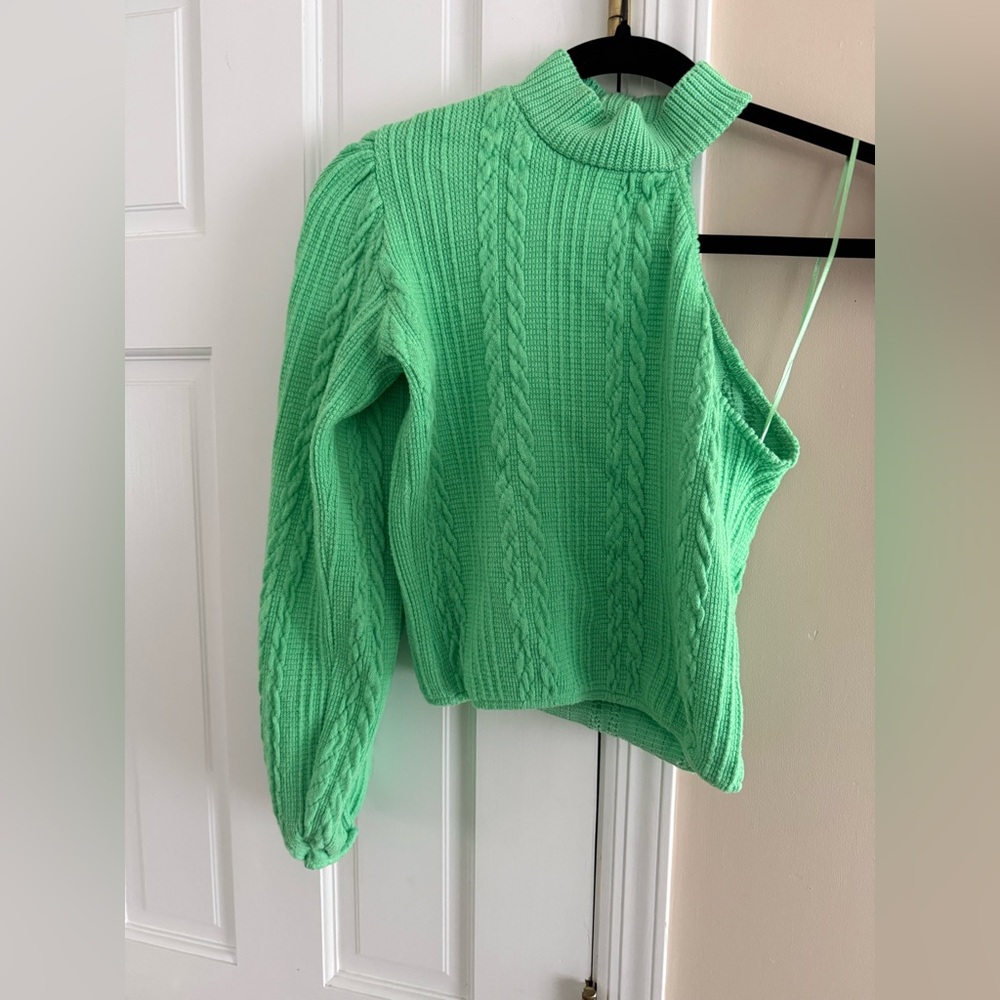 One Shoulder High-Neck Green Sweater!!